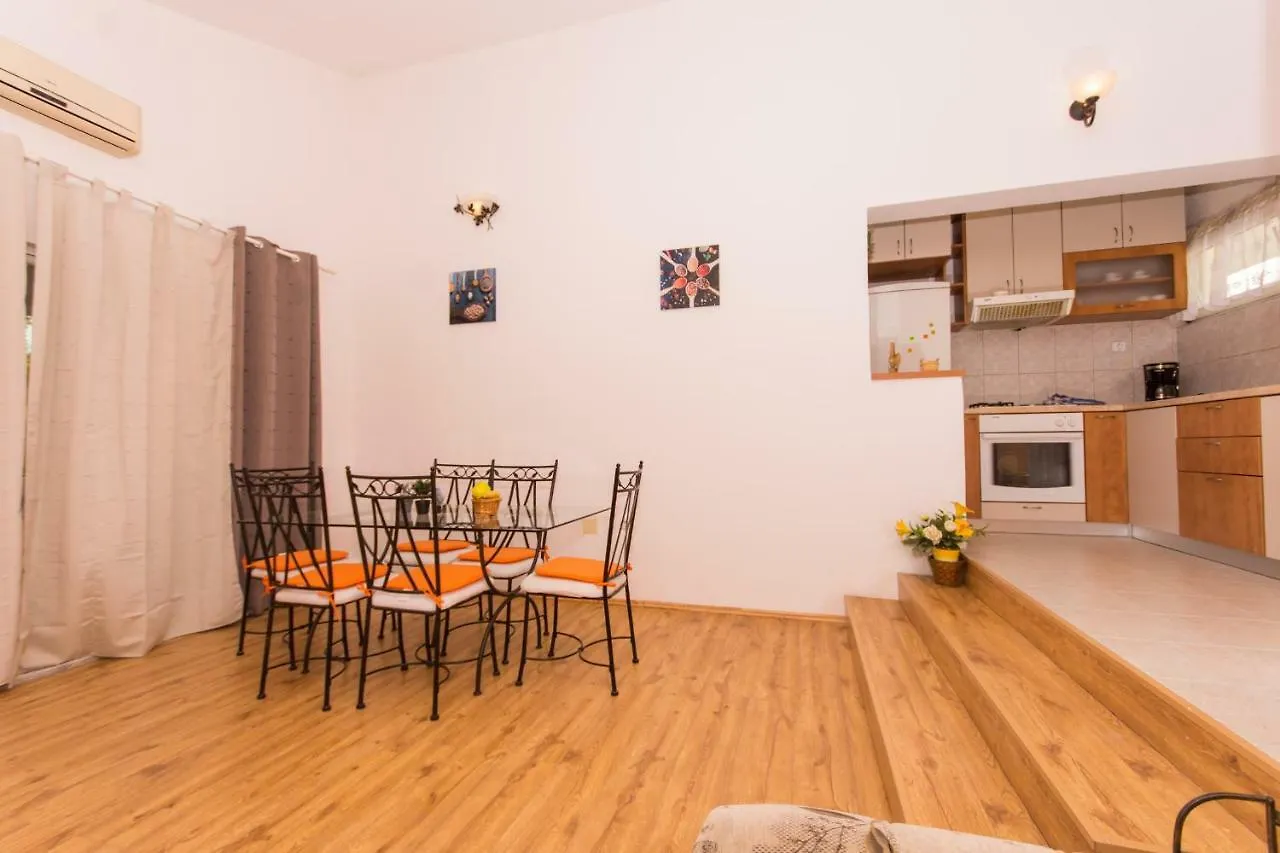 Mia Apartment Kastela 0*,  Croatia